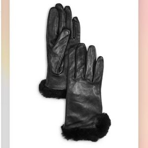 UGG Classic Shorty glove in black leather